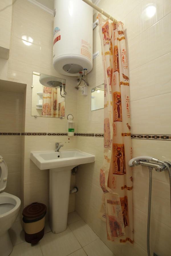 Sukhum City Mini Hotel Sukhumi Luaran gambar