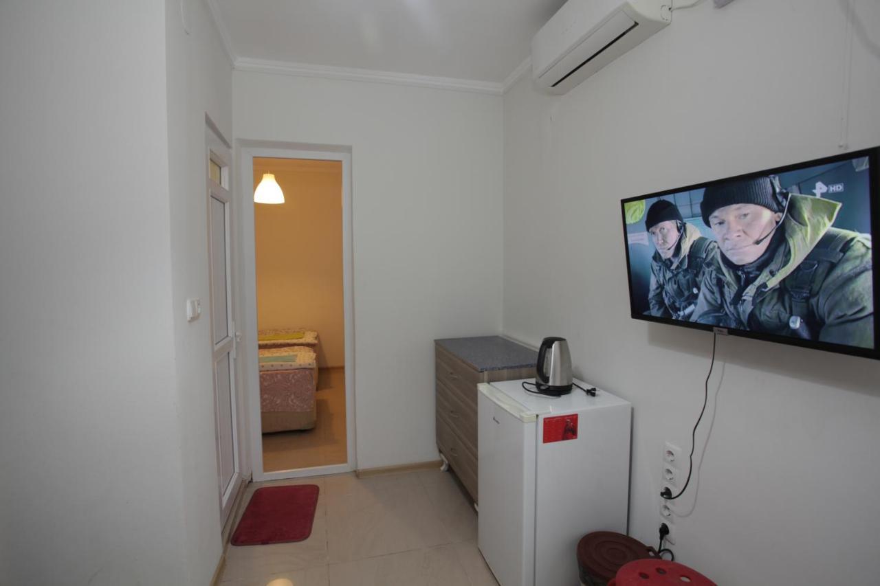 Sukhum City Mini Hotel Sukhumi Luaran gambar