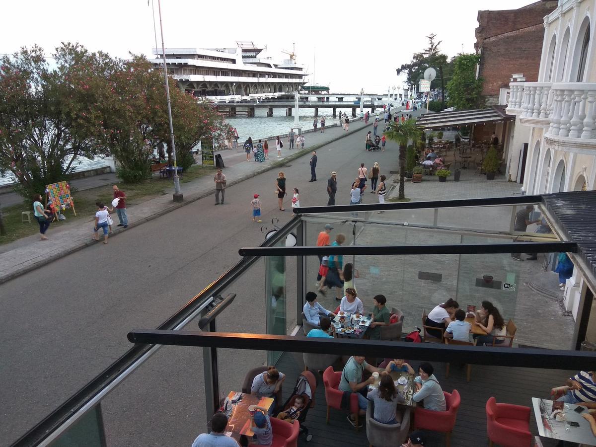 Sukhum City Mini Hotel Sukhumi Luaran gambar