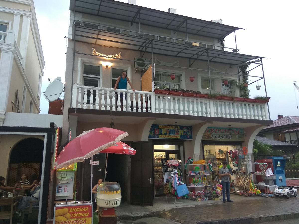 Sukhum City Mini Hotel Sukhumi Luaran gambar